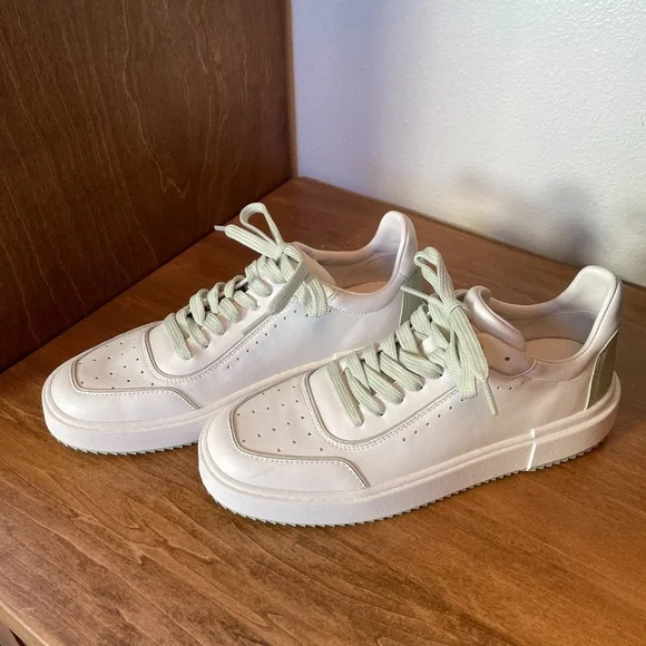 Stuart Weitzman Shoes Stuart Weitzman Ryan Lowtop Sneaker